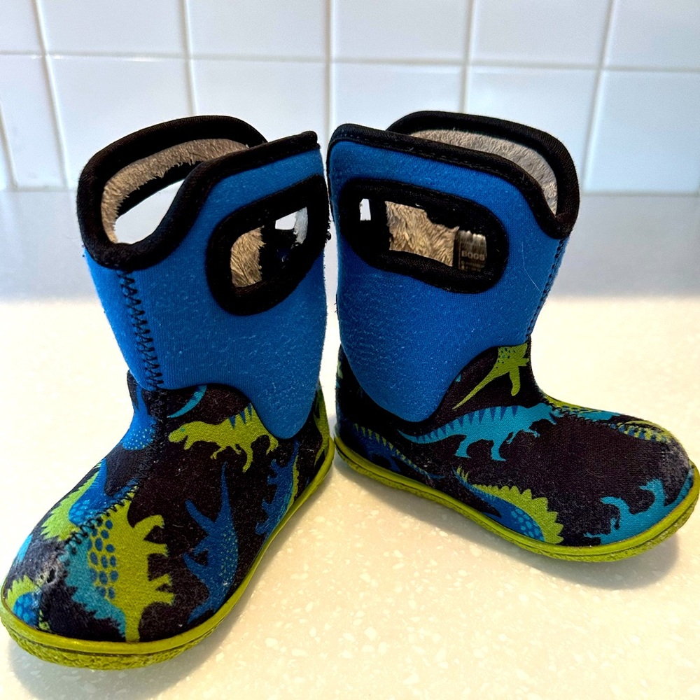 Baby Bogs. Size 5.